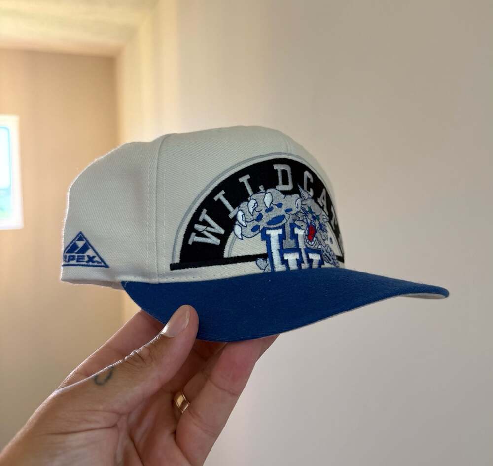 Vintage Apex One Kentucky Wildcats NCAA Embroidered Snapback Hat
